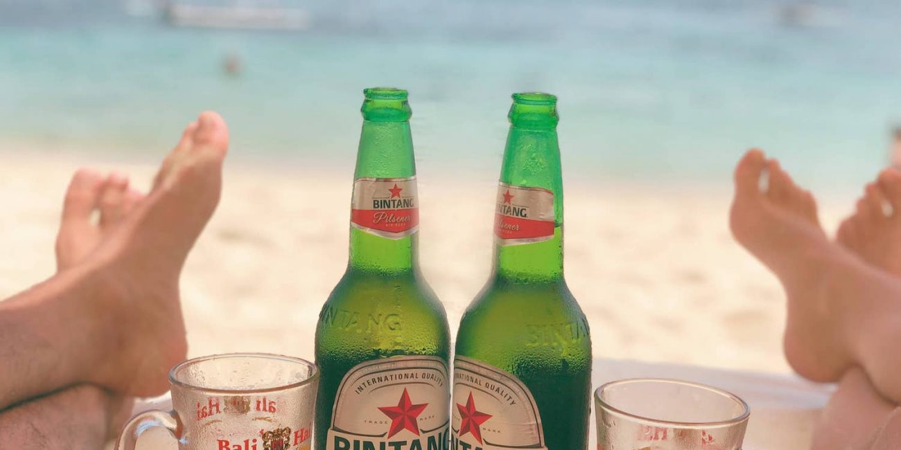 Bière à Bali sur la plage